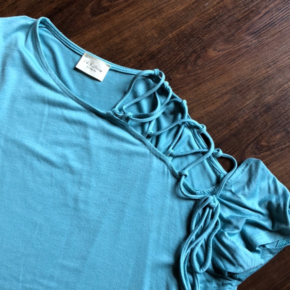 Blue top - Picture 2 of 2